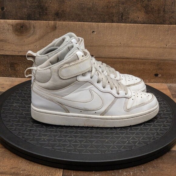 NIKE AIR COURT BOROUGH MID KIDS ATHLETIC SHOES BASKETBALL GYM WHITE SIZE 5.5Y - Picture 9 of 9